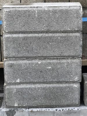 van den Broek product categorie Dikformaat beton Arthurgrijs ongetrommeld Restpartij ± 65 m²